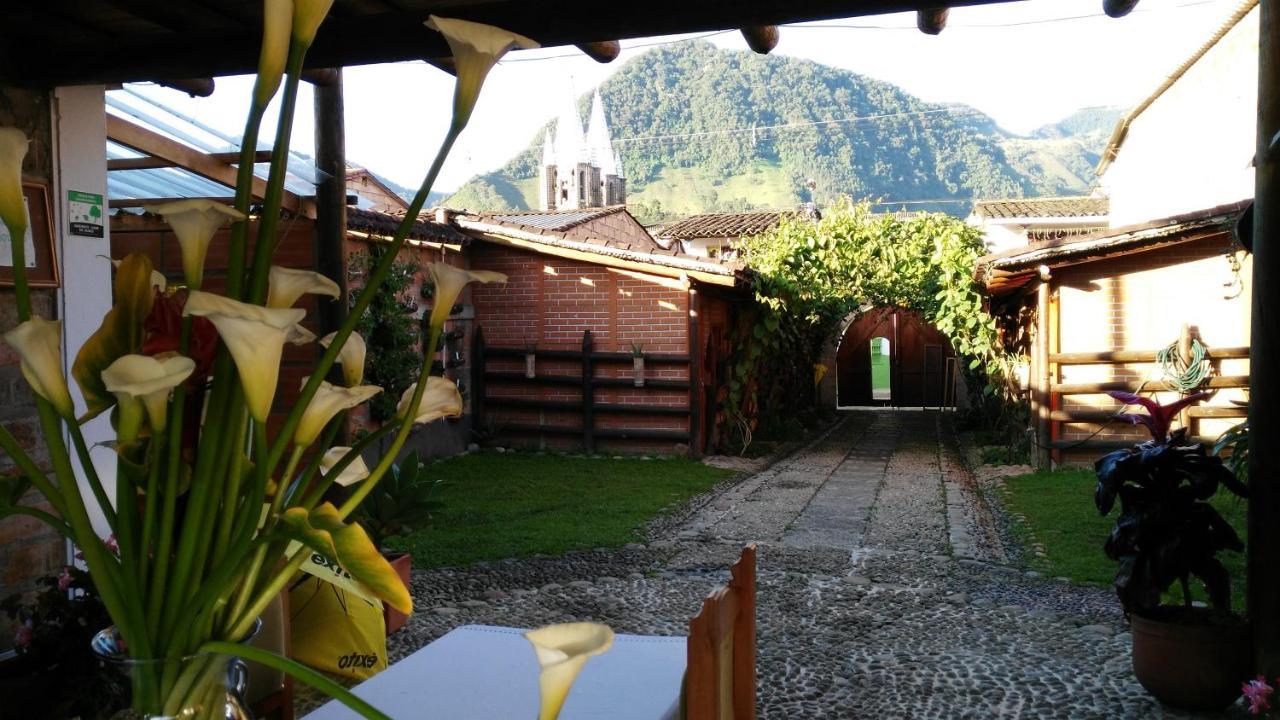 Hotel Kantarrana Urbana Jardin Exterior foto