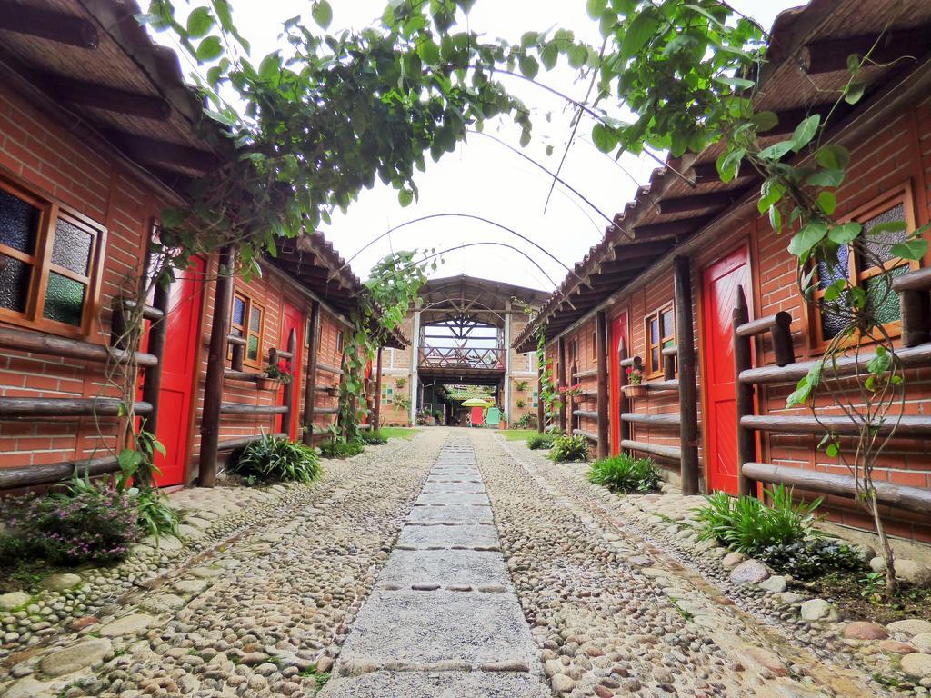 Hotel Kantarrana Urbana Jardin Exterior foto